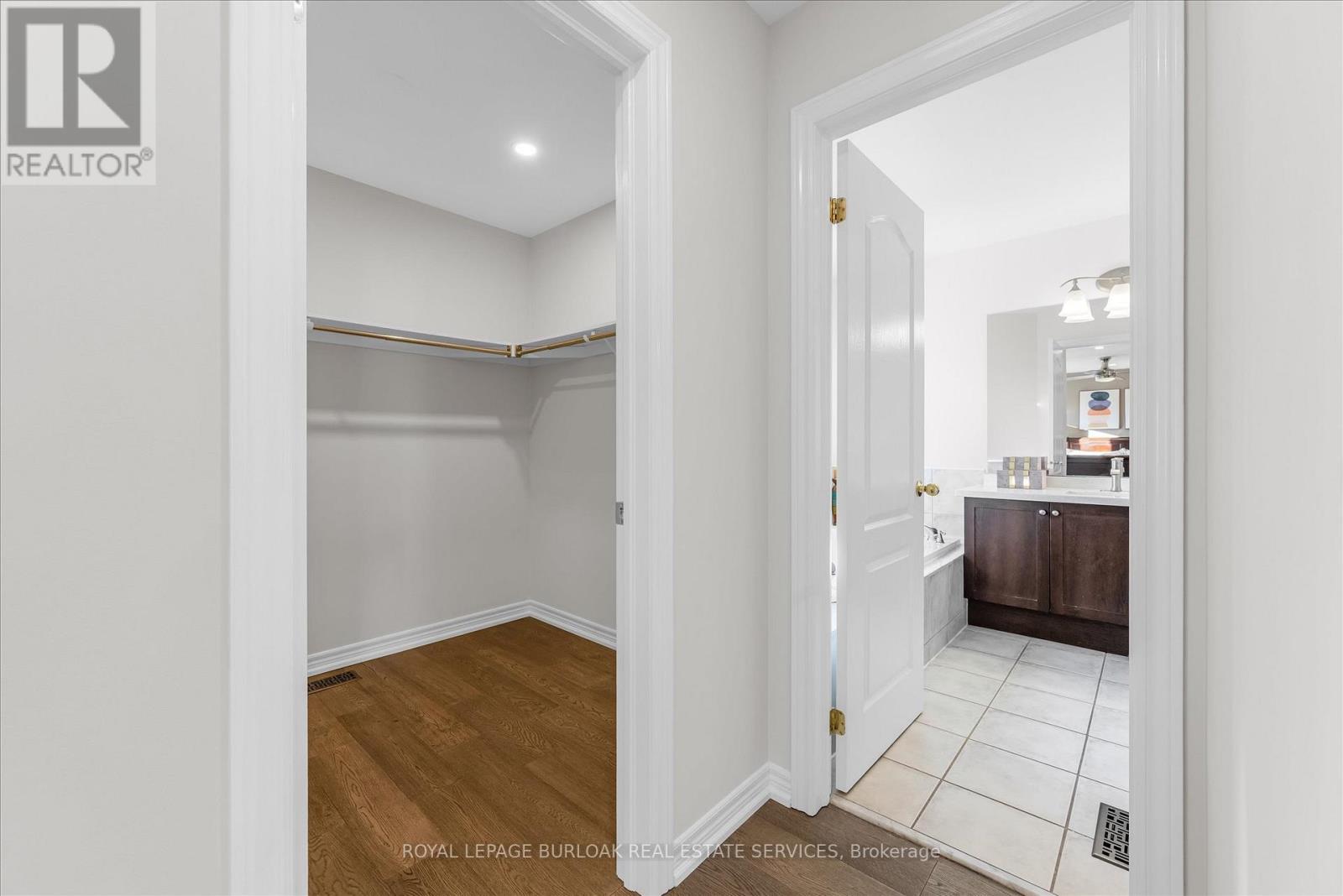 4838 Columbus Drive, Burlington, Ontario L7M 0H3 - Photo 24 - W12599212