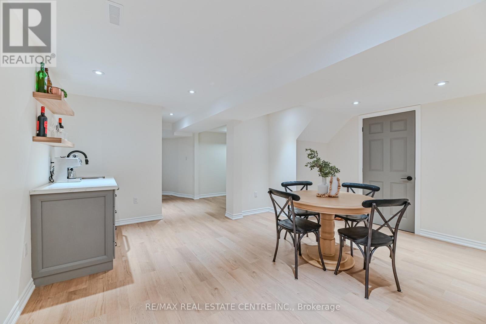 2498 Longridge Crescent, Oakville, Ontario L6H 6S2 - Photo 37 - W12599216