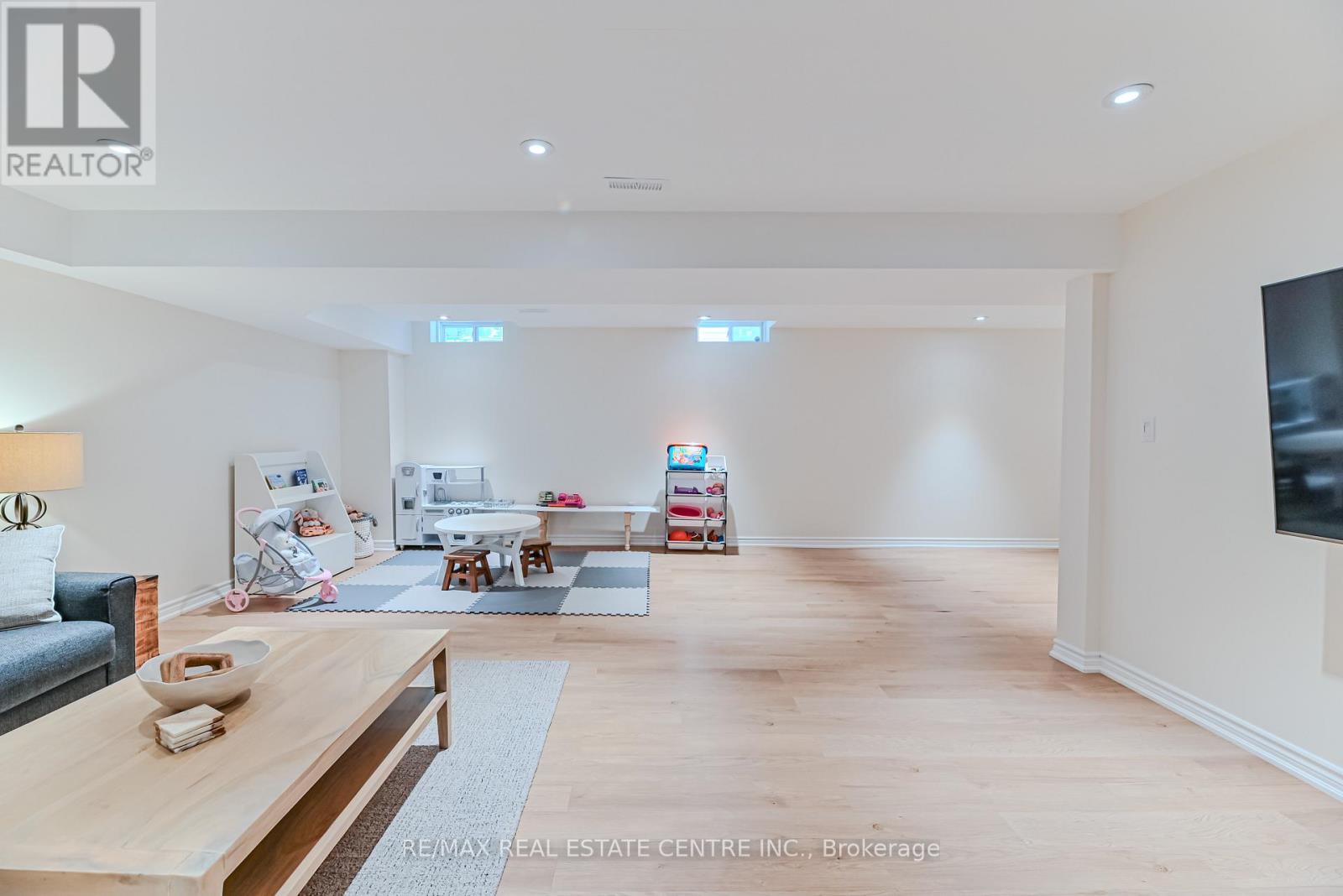 2498 Longridge Crescent, Oakville, Ontario L6H 6S2 - Photo 39 - W12599216