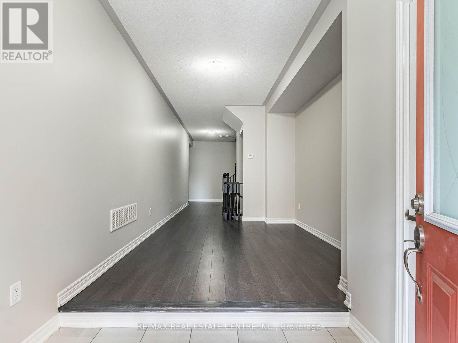 441 Brooklyn Common, Oakville, Ontario L6H 3P4 - Photo 3 - W12599218