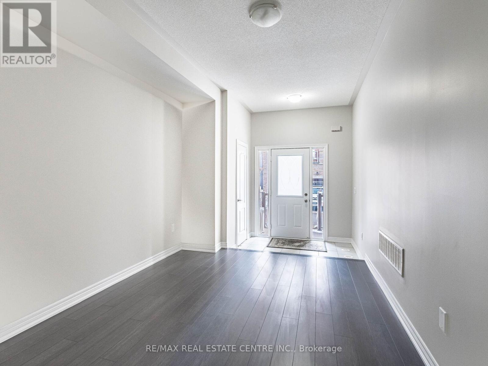 441 Brooklyn Common, Oakville, Ontario L6H 3P4 - Photo 4 - W12599218