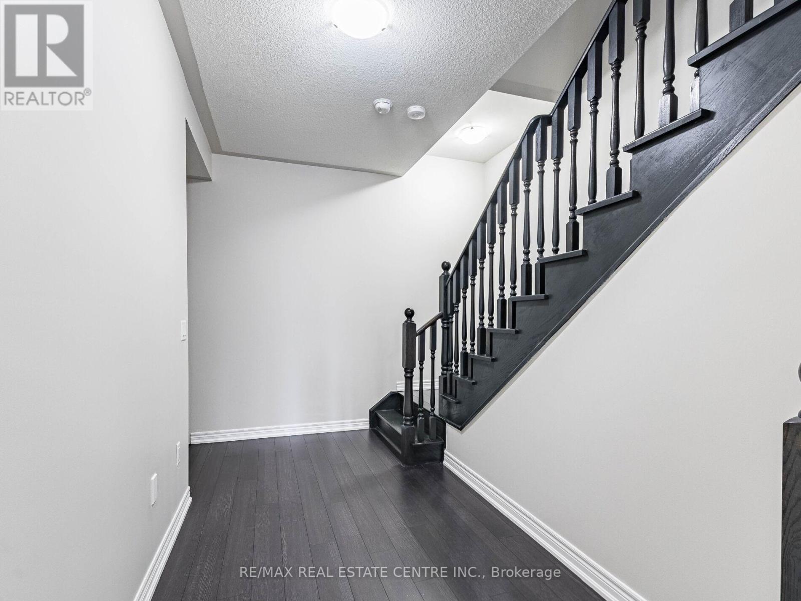 441 Brooklyn Common, Oakville, Ontario L6H 3P4 - Photo 5 - W12599218