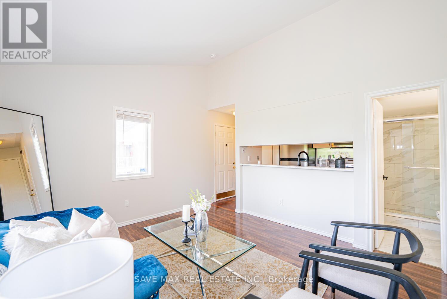 212 - 103 Bristol Road E, Mississauga (Hurontario), Ontario  L4Z 3P4 - Photo 6 - W12348638