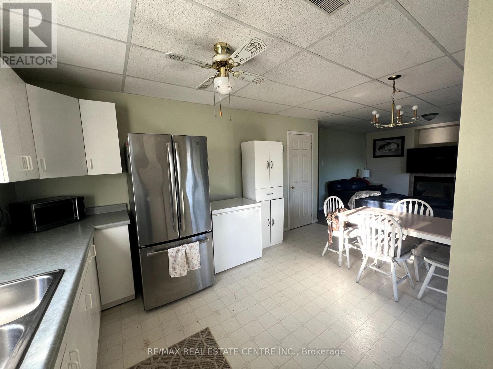 22 Lawton Court, Orangeville, Ontario  L9W 4X4 - Photo 7 - W12417357