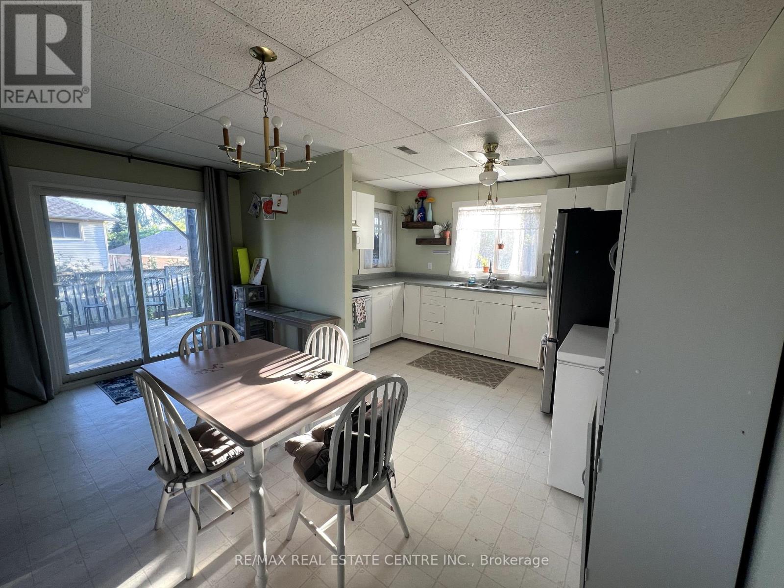 22 Lawton Court, Orangeville, Ontario  L9W 4X4 - Photo 8 - W12417357