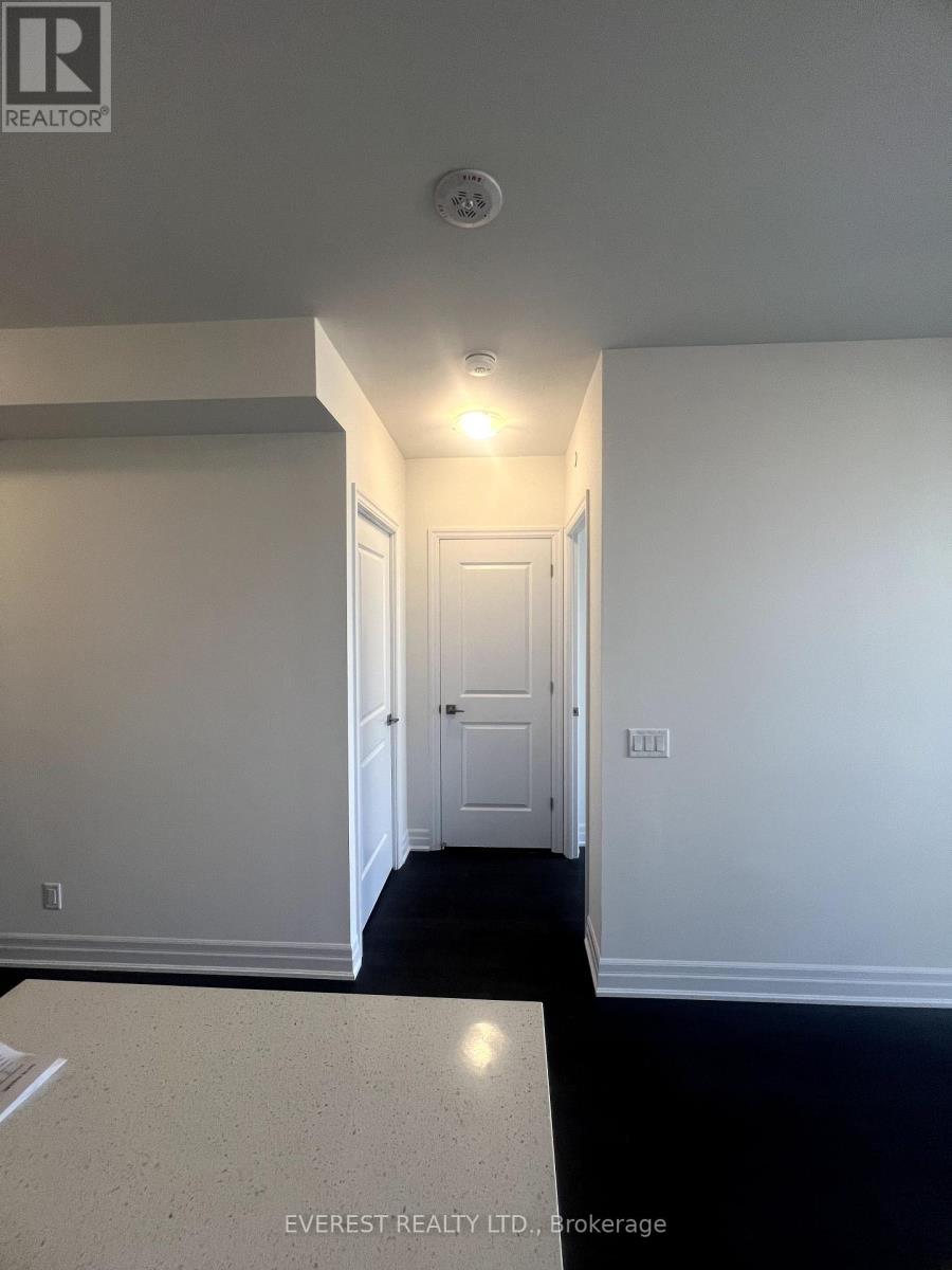 1711 - 30 Elm Drive W, Mississauga, Ontario  L5A 4C3 - Photo 6 - W12437777