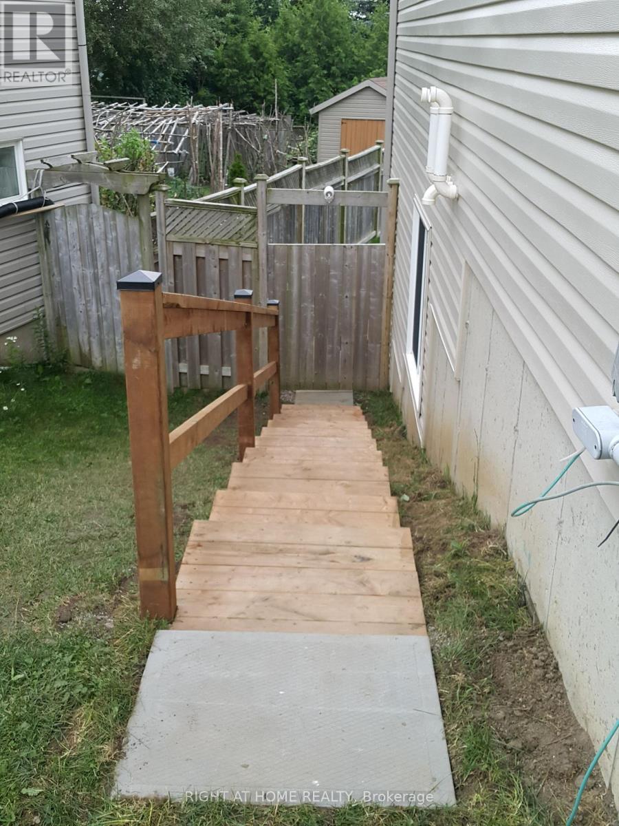 1203 Countrystone Drive, Kitchener, Ontario N2N 3S4 - Photo 11 - X12599136