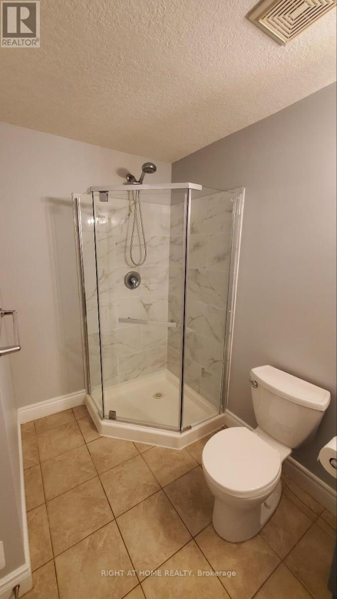 1203 Countrystone Drive, Kitchener, Ontario N2N 3S4 - Photo 5 - X12599136