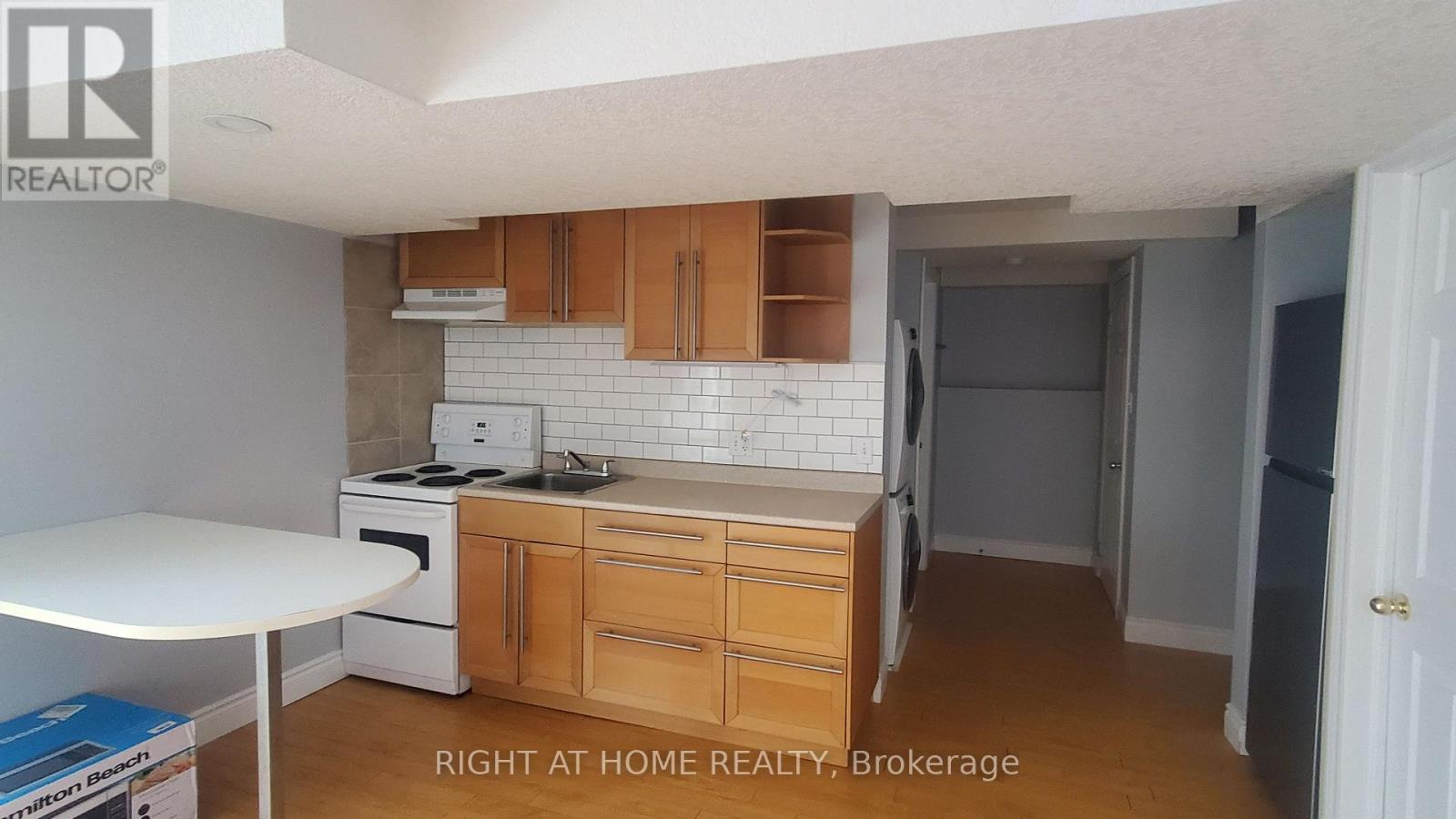 1203 Countrystone Drive, Kitchener, Ontario N2N 3S4 - Photo 7 - X12599136