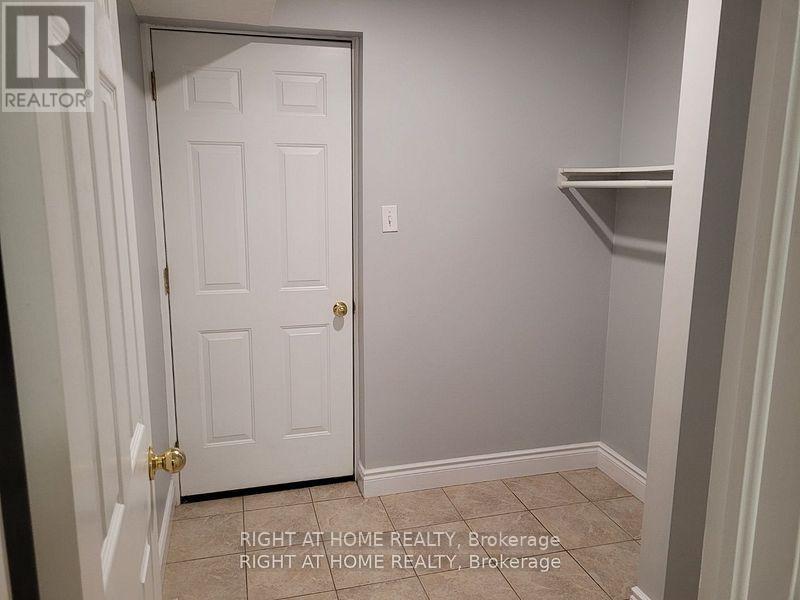 1203 Countrystone Drive, Kitchener, Ontario N2N 3S4 - Photo 9 - X12599136