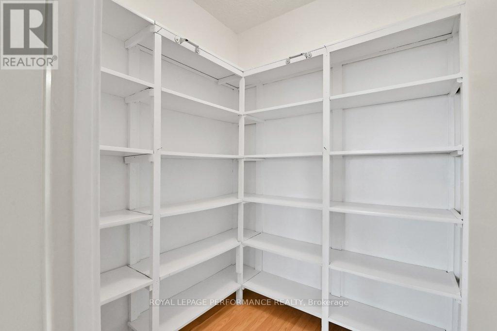 1010 - 158 A Mcarthur Avenue, Ottawa, Ontario  K1L 7E7 - Photo 23 - X12599308