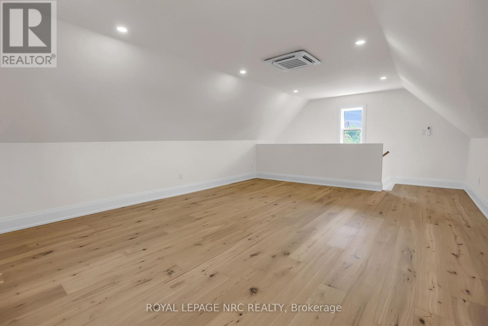 2021 Victoria Avenue, Pelham, Ontario  L0S 1C0 - Photo 24 - X12599358