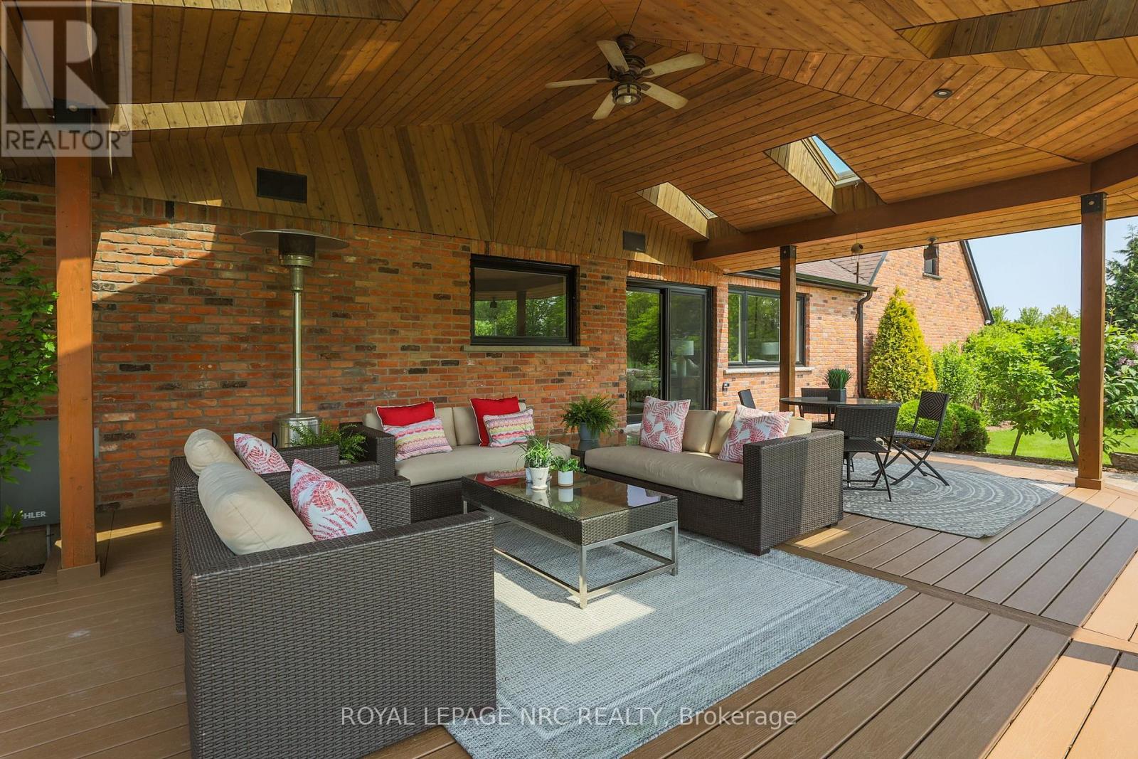 2021 Victoria Avenue, Pelham, Ontario  L0S 1C0 - Photo 7 - X12599358