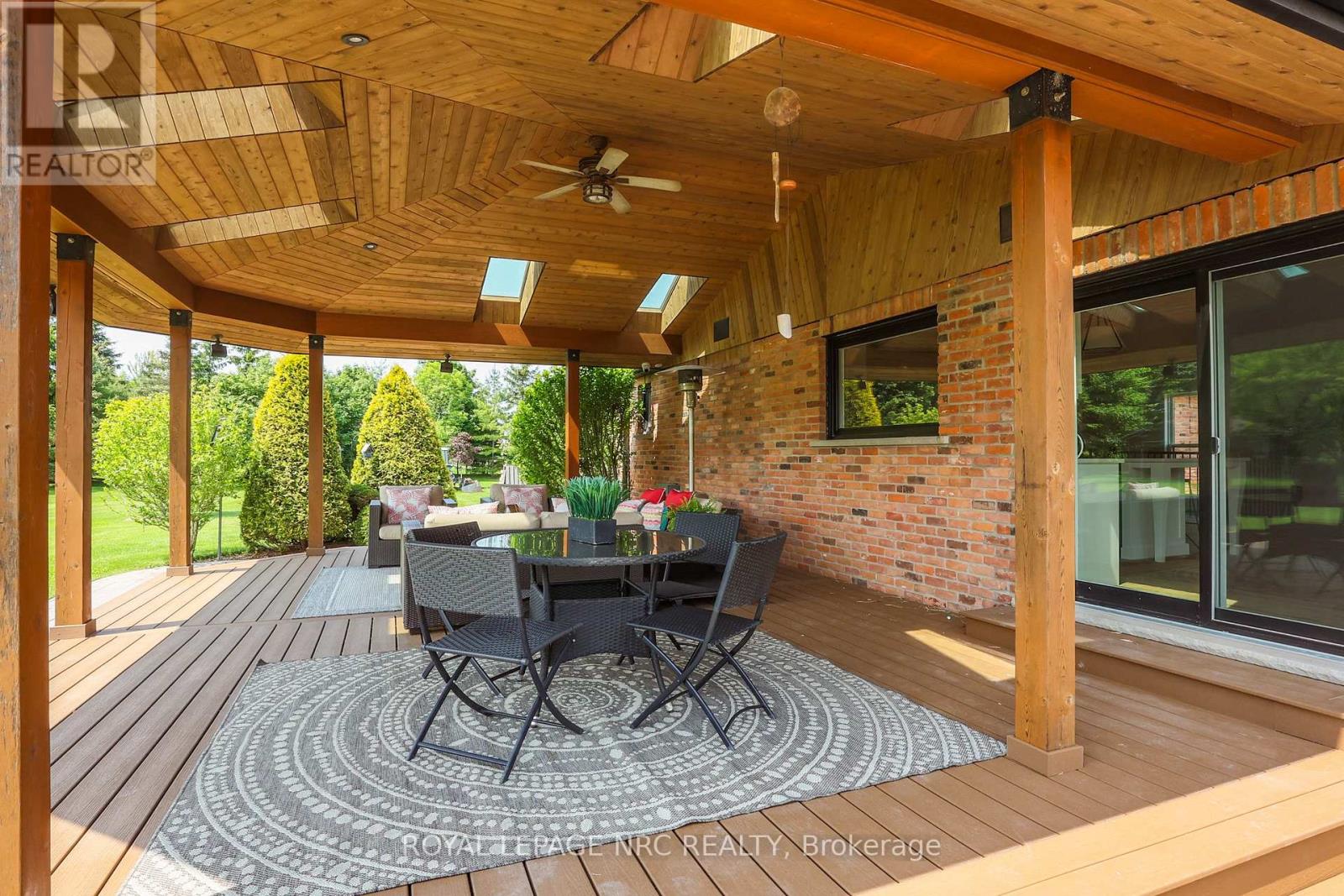 2021 Victoria Avenue, Pelham, Ontario  L0S 1C0 - Photo 8 - X12599358