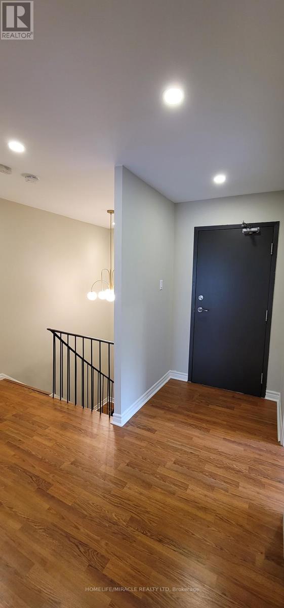 76 - 1036 Falgarwood Drive, Oakville, Ontario L6H 2P3 - Photo 13 - W12598812