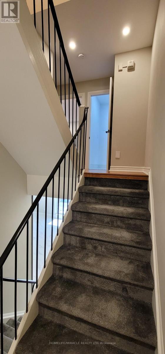 76 - 1036 Falgarwood Drive, Oakville, Ontario L6H 2P3 - Photo 17 - W12598812