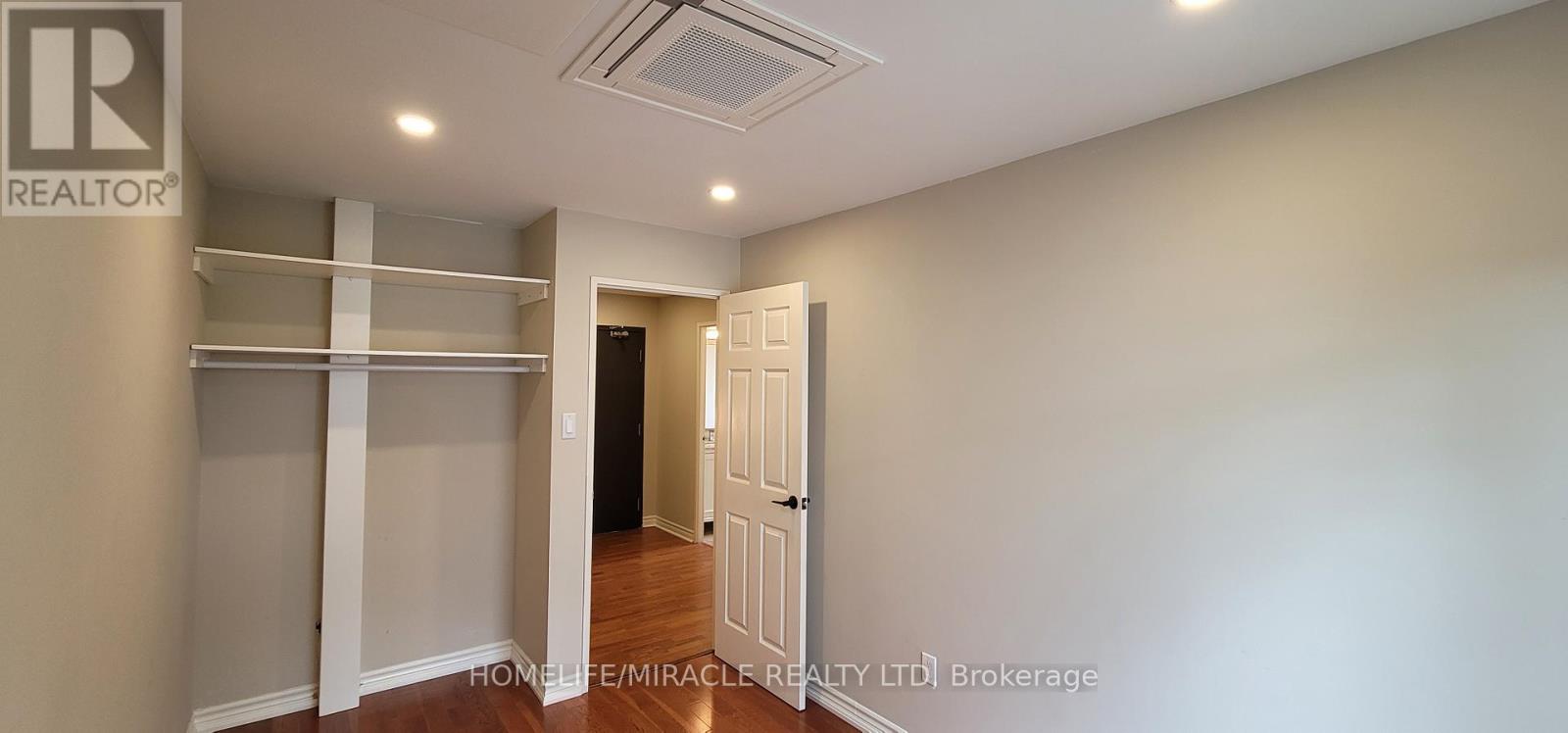 76 - 1036 Falgarwood Drive, Oakville, Ontario L6H 2P3 - Photo 6 - W12598812