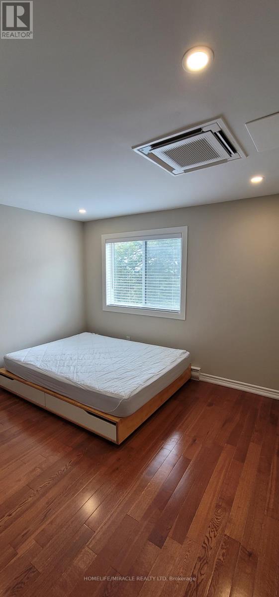 76 - 1036 Falgarwood Drive, Oakville, Ontario L6H 2P3 - Photo 7 - W12598812