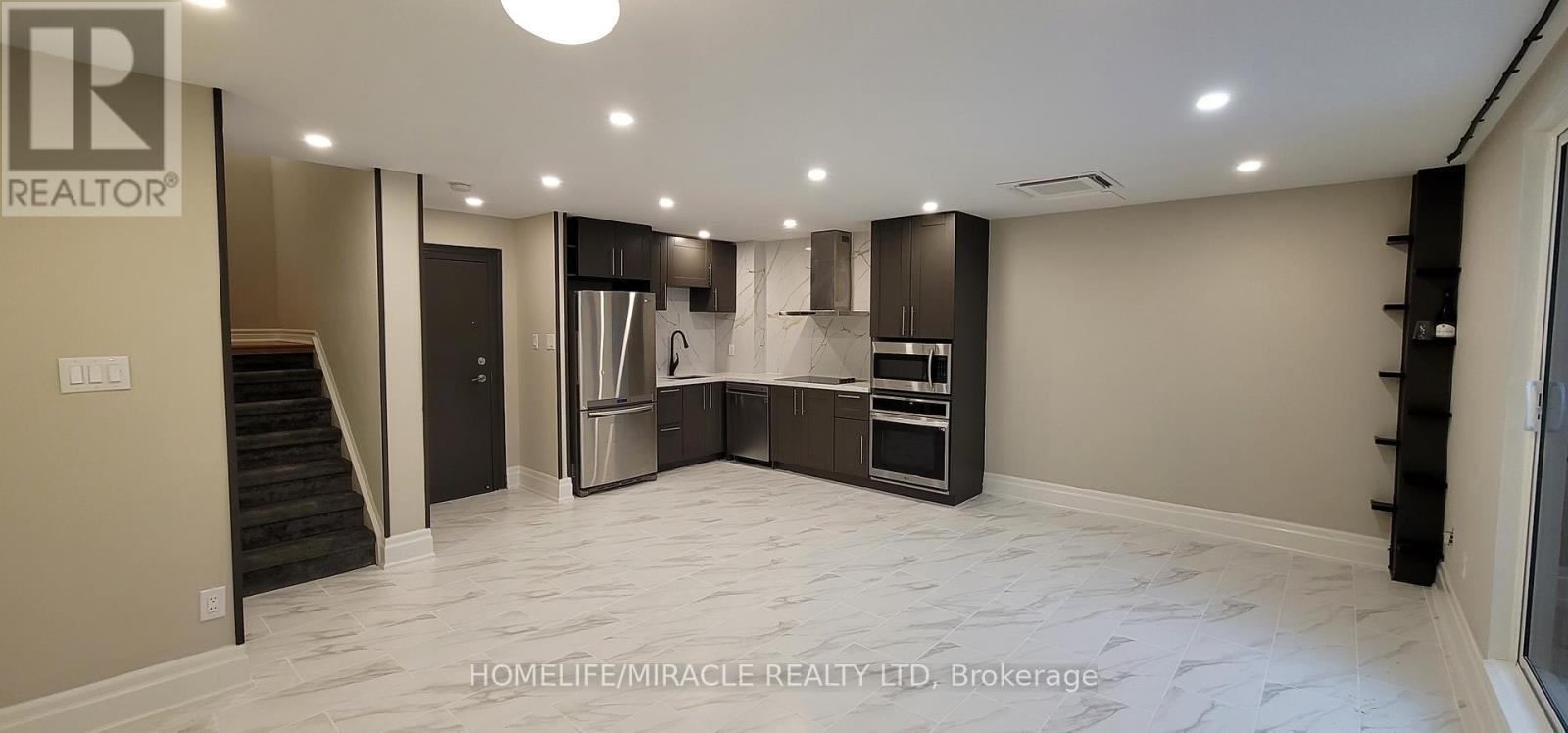 76 - 1036 Falgarwood Drive, Oakville, Ontario L6H 2P3 - Photo 3 - W12598812