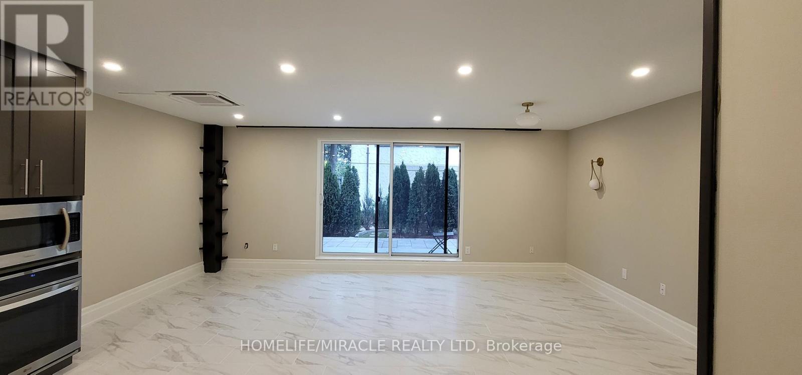 76 - 1036 Falgarwood Drive, Oakville, Ontario L6H 2P3 - Photo 4 - W12598812