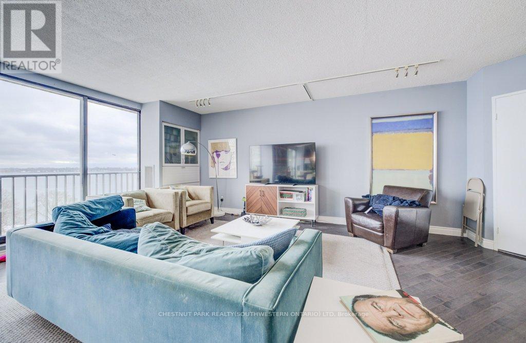 1017 - 33 Harbour Square, Toronto, Ontario  M5J 2G2 - Photo 16 - C12599356