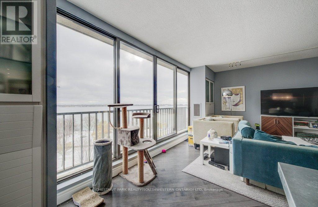 1017 - 33 Harbour Square, Toronto, Ontario  M5J 2G2 - Photo 17 - C12599356