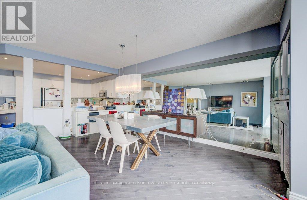 1017 - 33 Harbour Square, Toronto, Ontario  M5J 2G2 - Photo 18 - C12599356