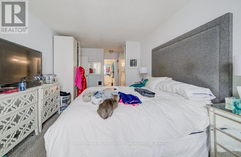 1017 - 33 Harbour Square, Toronto, Ontario  M5J 2G2 - Photo 27 - C12599356