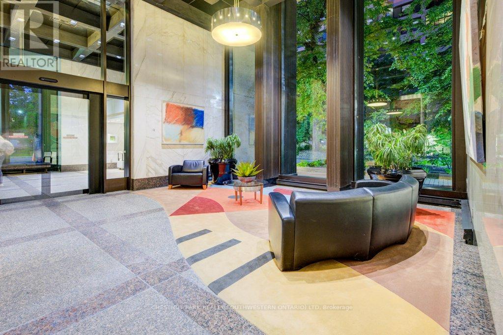 1017 - 33 Harbour Square, Toronto, Ontario  M5J 2G2 - Photo 6 - C12599356