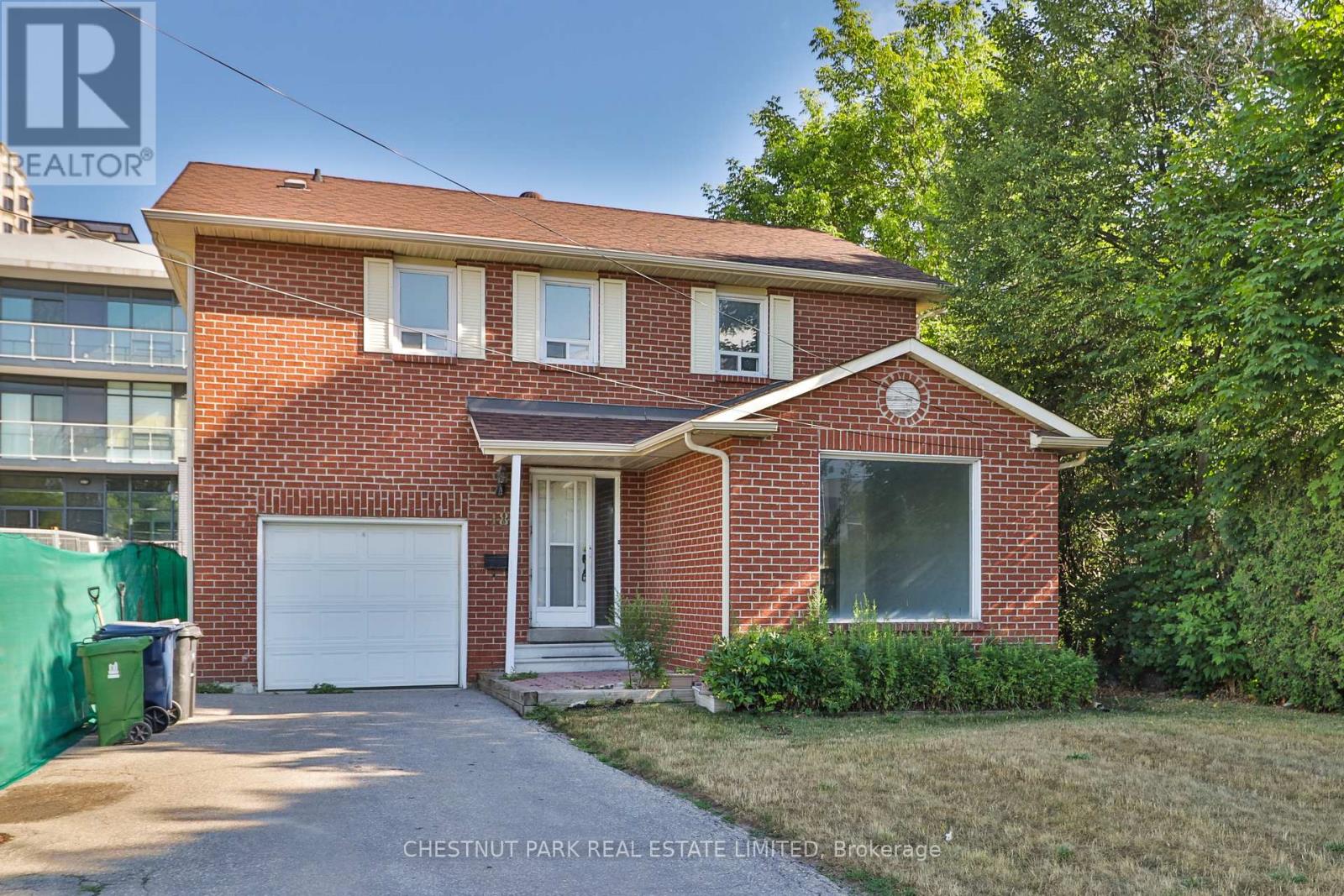 18 DERVOCK CRESCENT, Toronto, Ontario