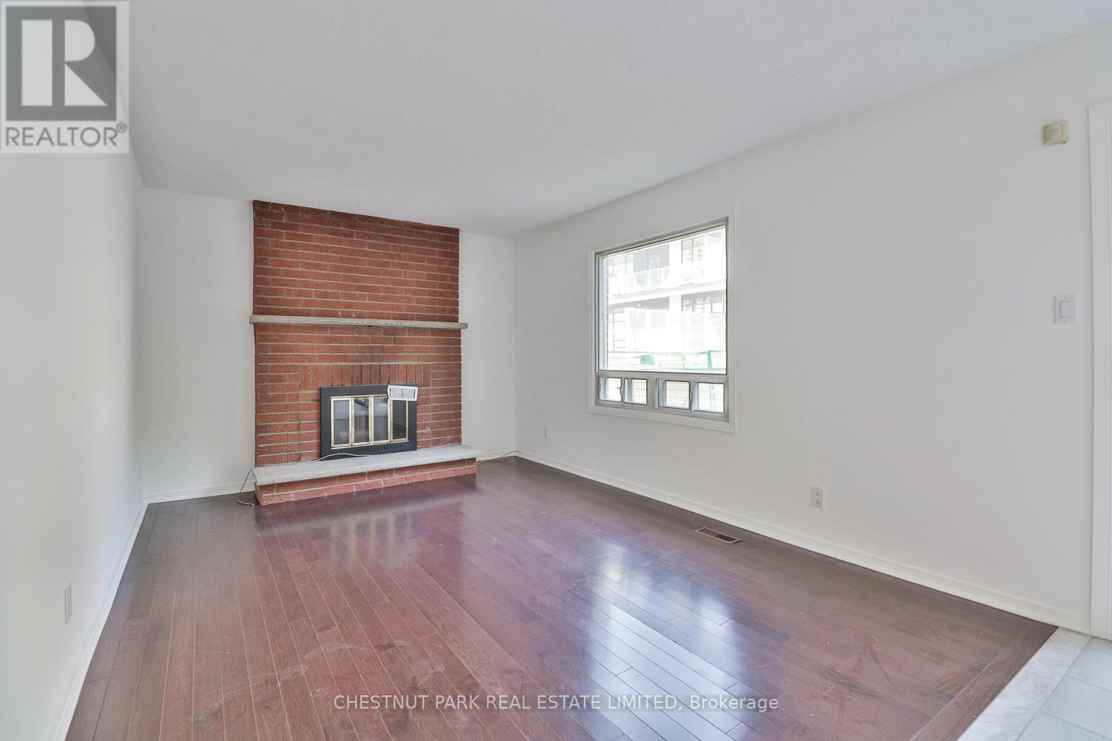 18 Dervock Crescent, Toronto, Ontario  M2K 1A7 - Photo 4 - C12599384