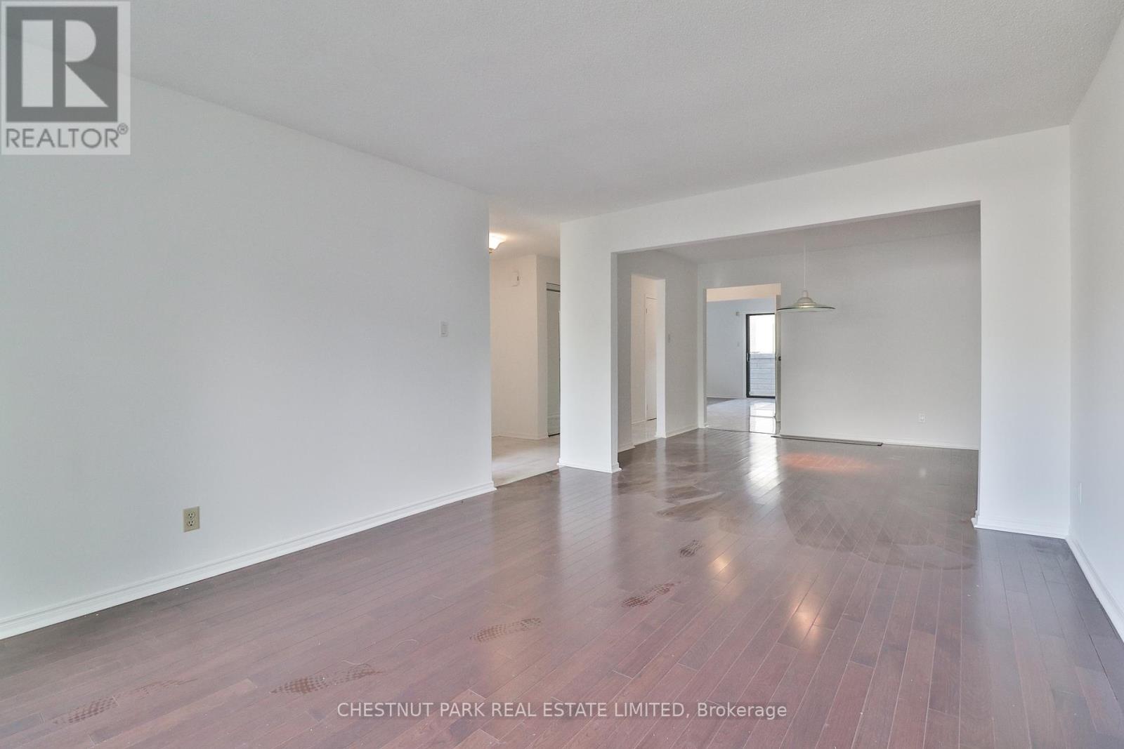 18 Dervock Crescent, Toronto, Ontario  M2K 1A7 - Photo 9 - C12599384