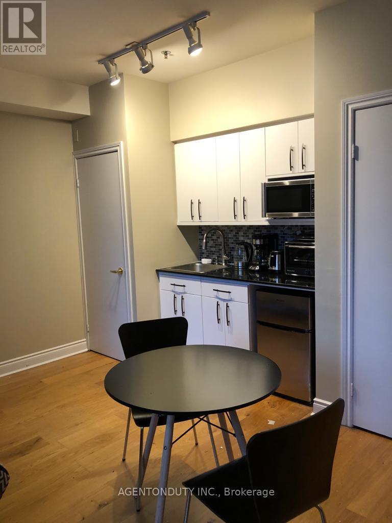 407 - 73 Richmond Street W, Toronto, Ontario  M5H 4E8 - Photo 9 - C12599402