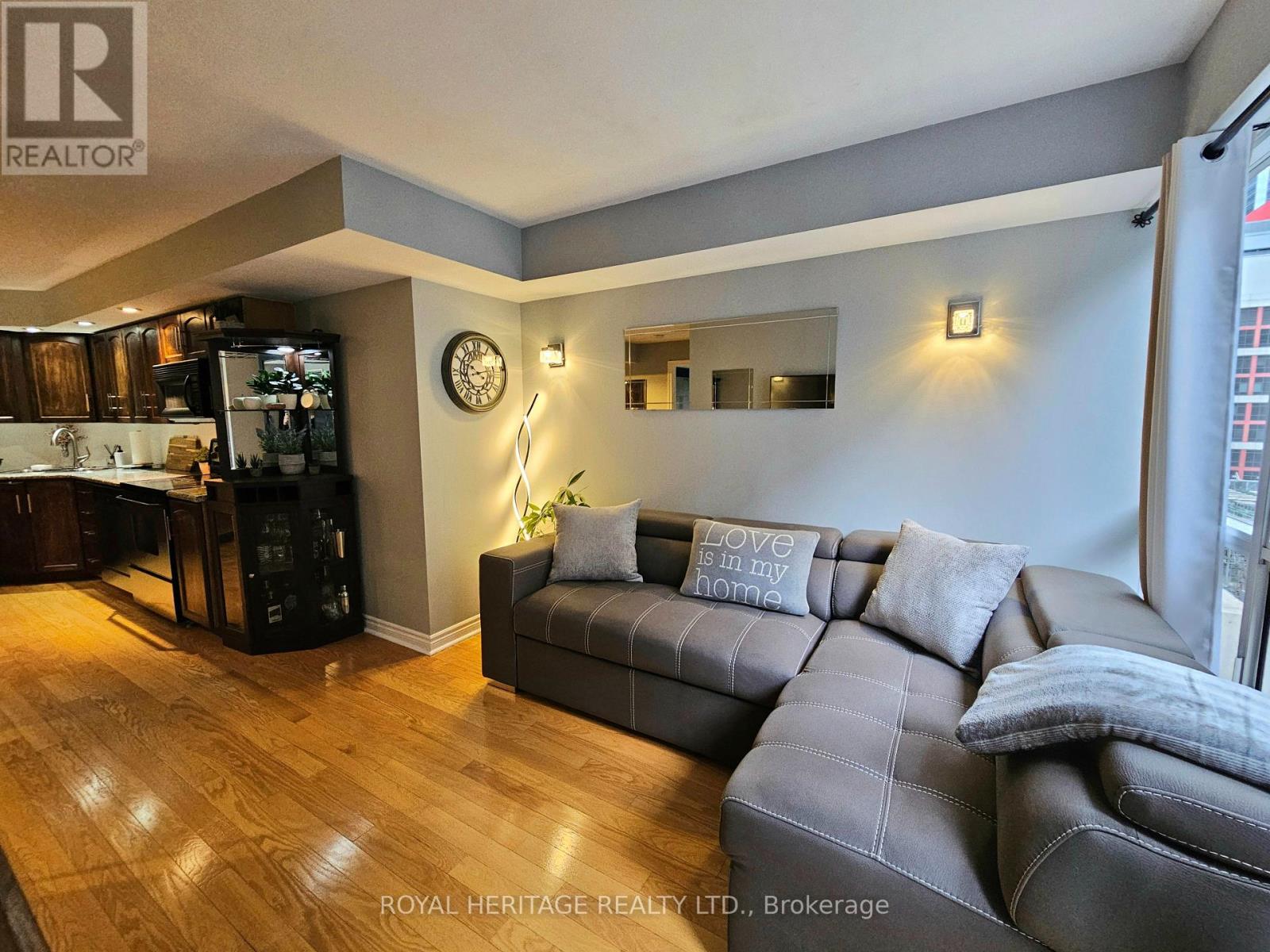 807 - 270 Wellington Street W, Toronto, Ontario  M5V 3P5 - Photo 10 - C12599418