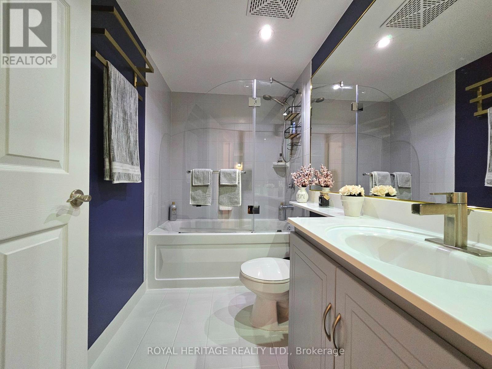 807 - 270 Wellington Street W, Toronto, Ontario  M5V 3P5 - Photo 19 - C12599418