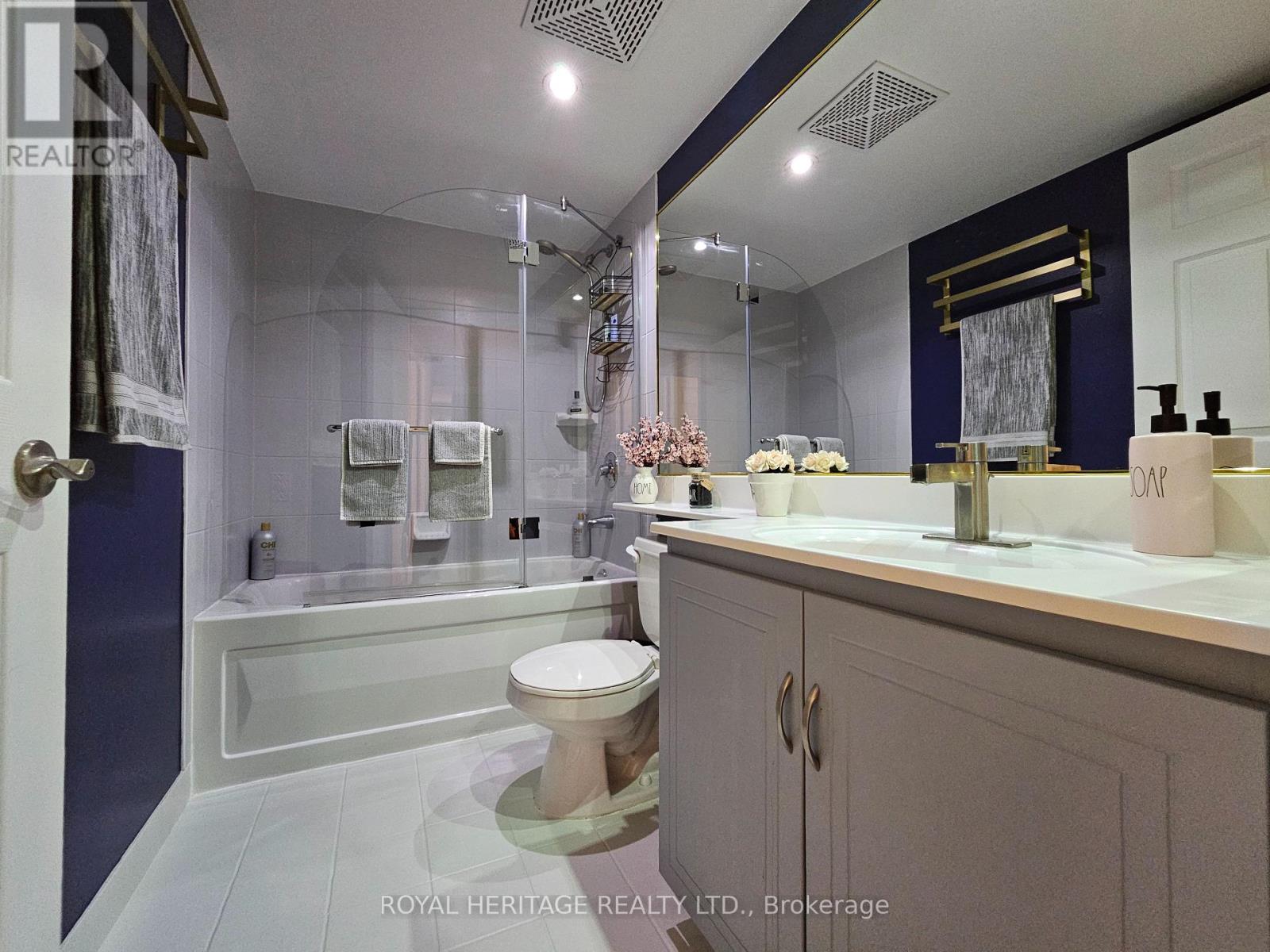 807 - 270 Wellington Street W, Toronto, Ontario  M5V 3P5 - Photo 20 - C12599418