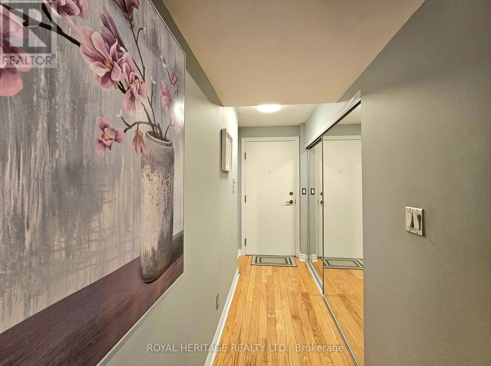 807 - 270 Wellington Street W, Toronto, Ontario  M5V 3P5 - Photo 21 - C12599418