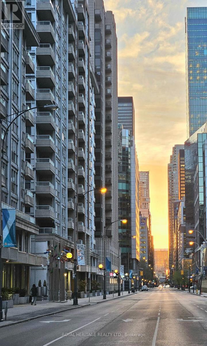 807 - 270 Wellington Street W, Toronto, Ontario  M5V 3P5 - Photo 23 - C12599418