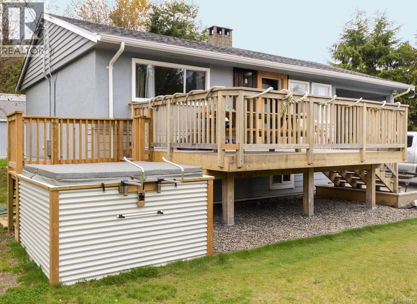 246 Lee St, Ucluelet, British Columbia  V0R 3A0 - Photo 7 - 1021372