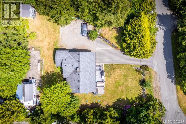 246 Lee St, Ucluelet, British Columbia  V0R 3A0 - Photo 6 - 1021372