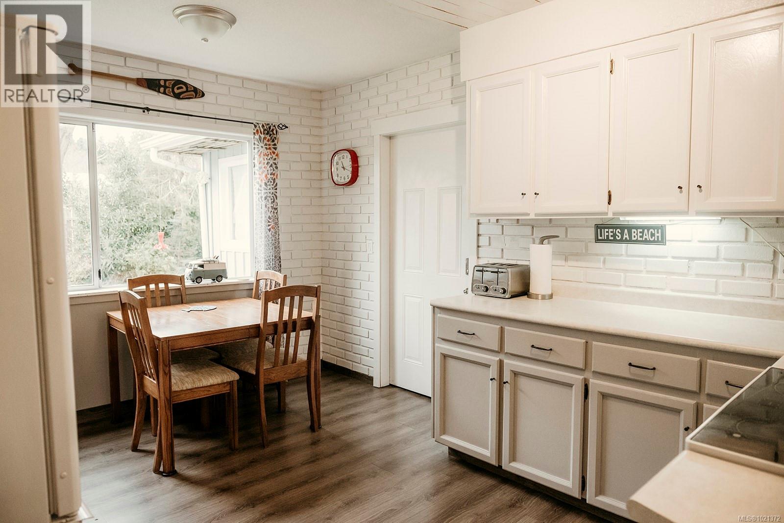 246 Lee St, Ucluelet, British Columbia  V0R 3A0 - Photo 12 - 1021372