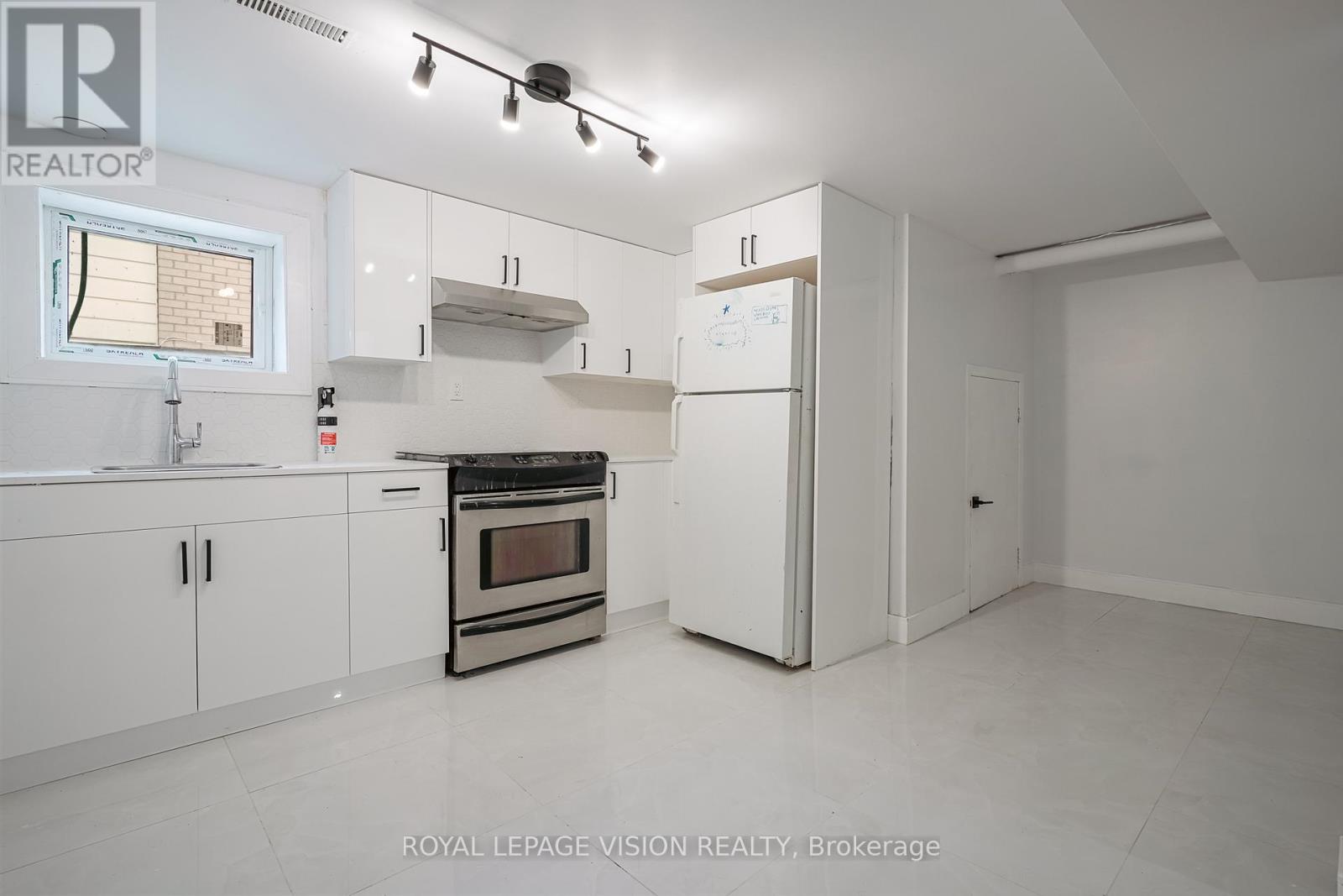 Bsmt - 35 Dowswell Drive, Toronto, Ontario  M1B 1H5 - Photo 9 - E12599272