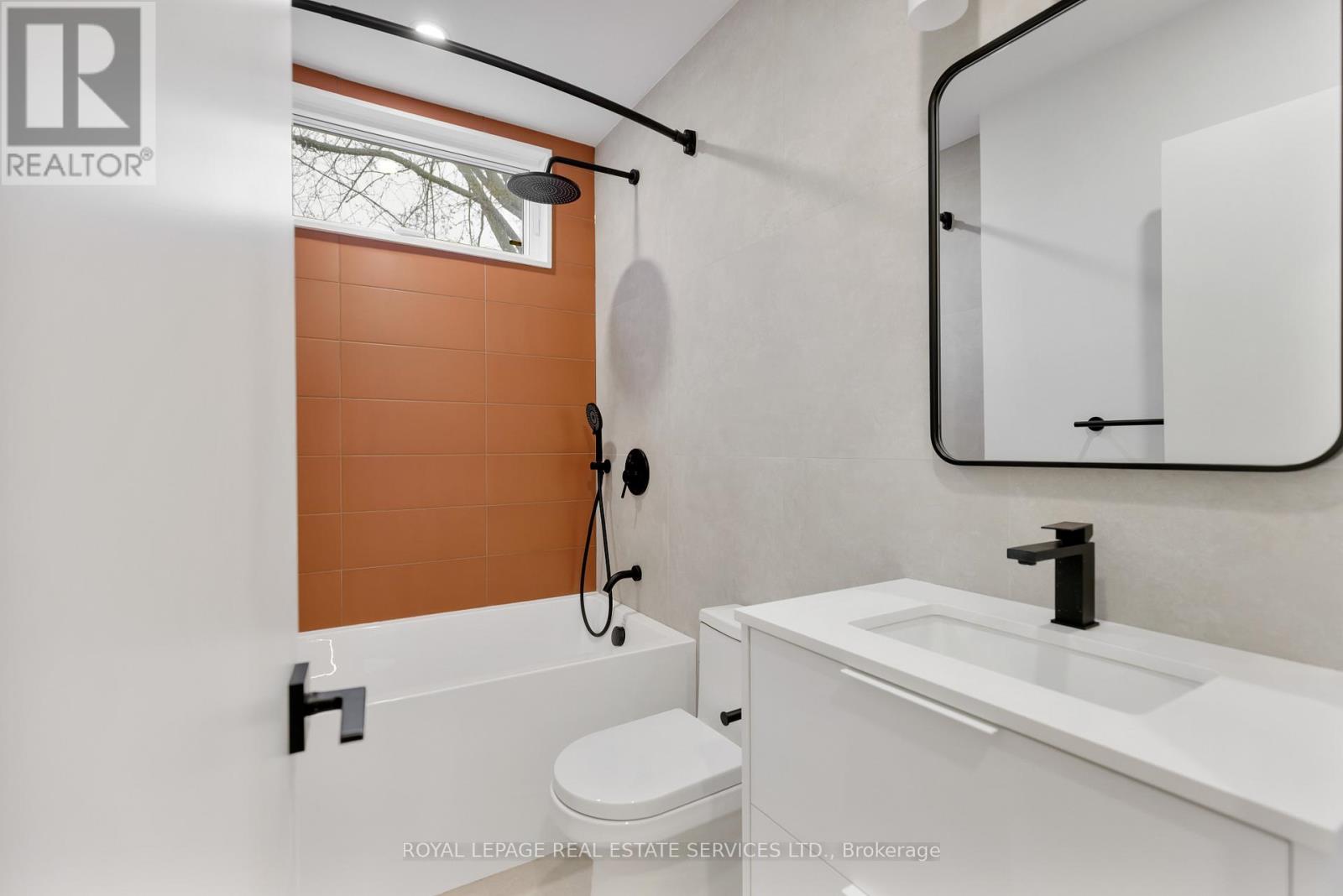 2nd Floor - 396 Jones Avenue, Toronto, Ontario  M4J 3G3 - Photo 10 - E12599300