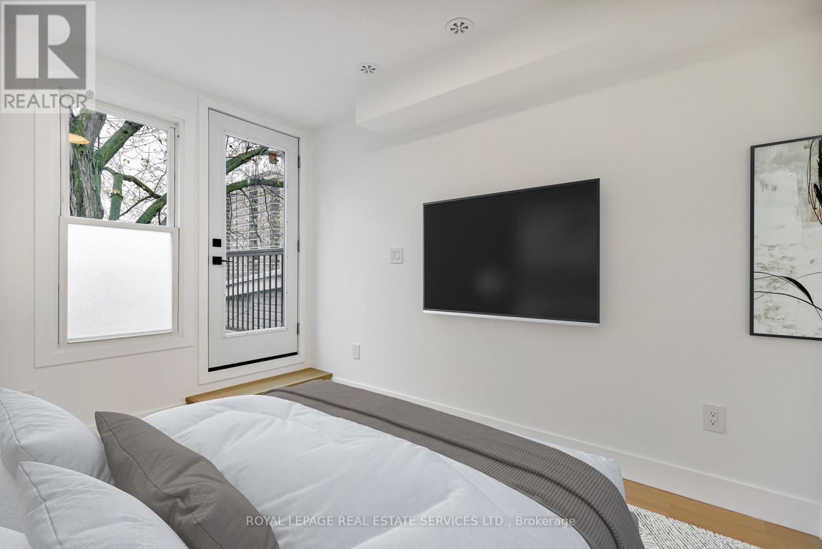 2nd Floor - 396 Jones Avenue, Toronto, Ontario  M4J 3G3 - Photo 7 - E12599300