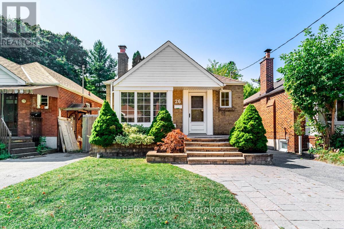 UPPER - 26 REDNOR ROAD, Toronto, Ontario