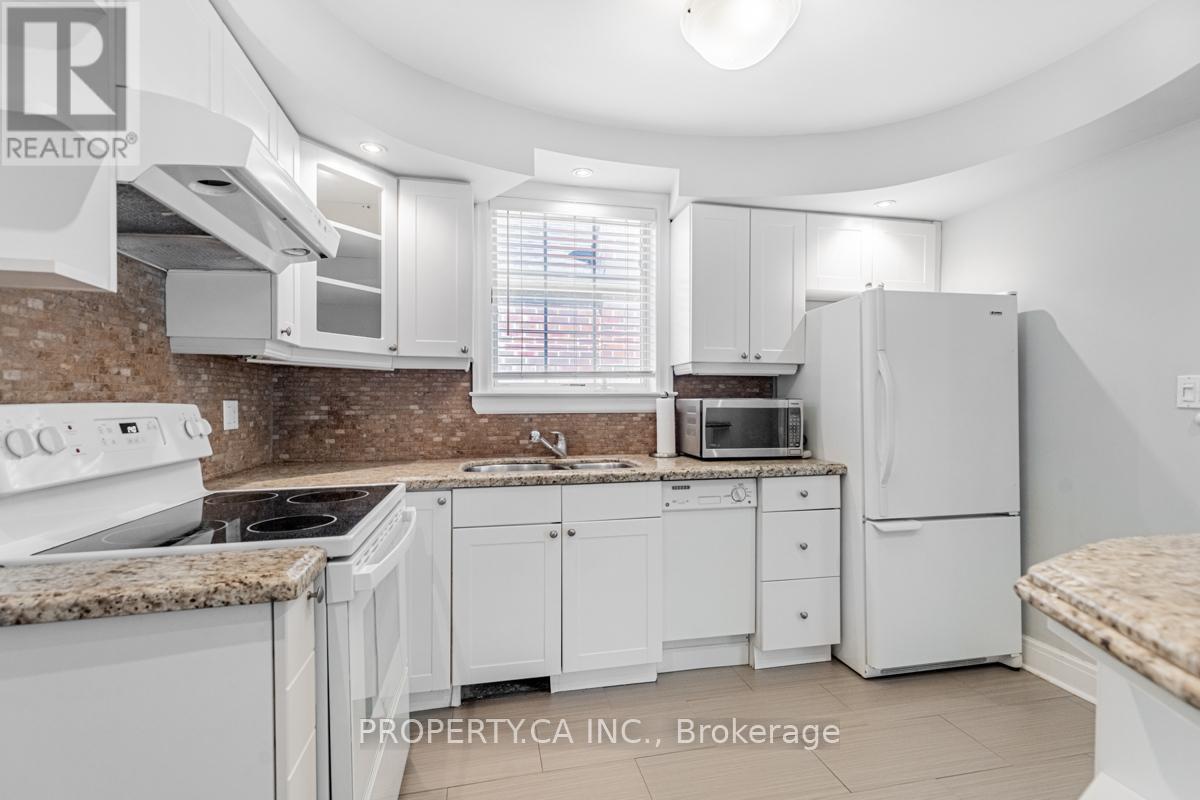 Upper - 26 Rednor Road, Toronto, Ontario  M4C 4B4 - Photo 14 - E12599326