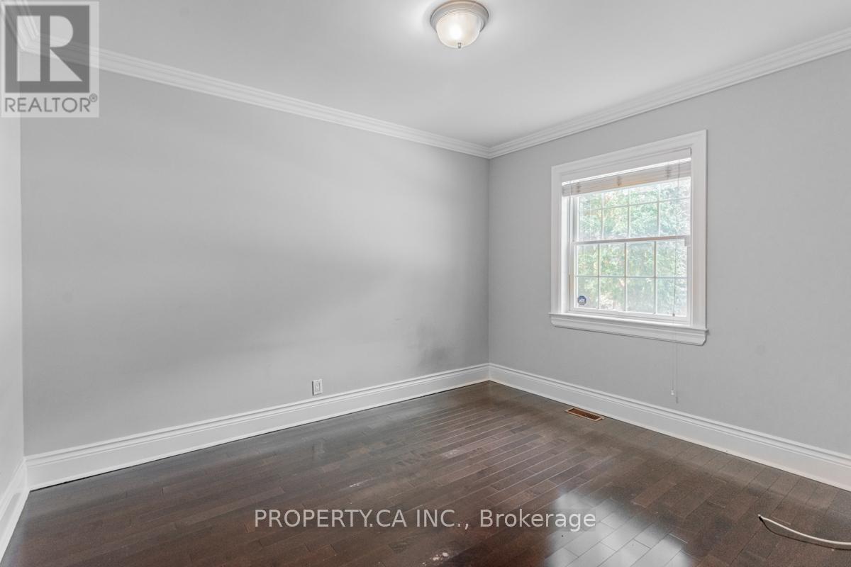 Upper - 26 Rednor Road, Toronto, Ontario  M4C 4B4 - Photo 20 - E12599326