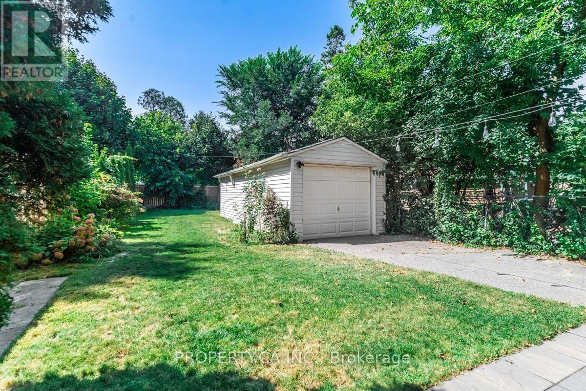 Upper - 26 Rednor Road, Toronto, Ontario  M4C 4B4 - Photo 27 - E12599326