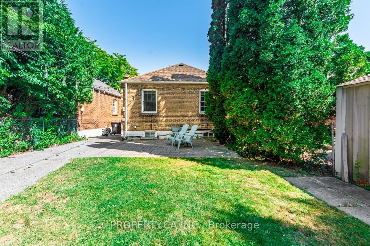 Upper - 26 Rednor Road, Toronto, Ontario  M4C 4B4 - Photo 28 - E12599326