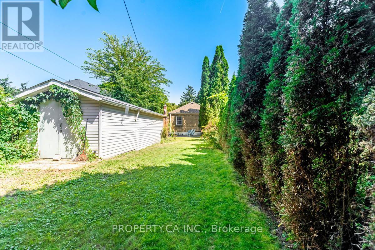 Upper - 26 Rednor Road, Toronto, Ontario  M4C 4B4 - Photo 29 - E12599326